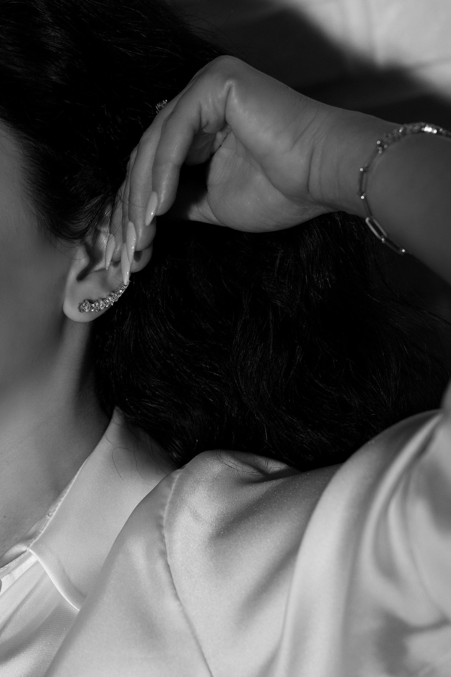 14k White Gold Unity Earrings